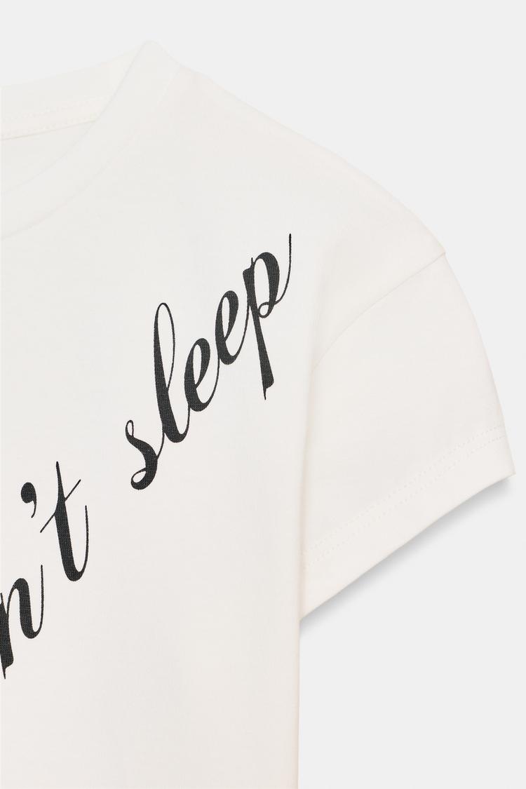 T-SHIRT À INSCRIPTION SUR LE DEVANT