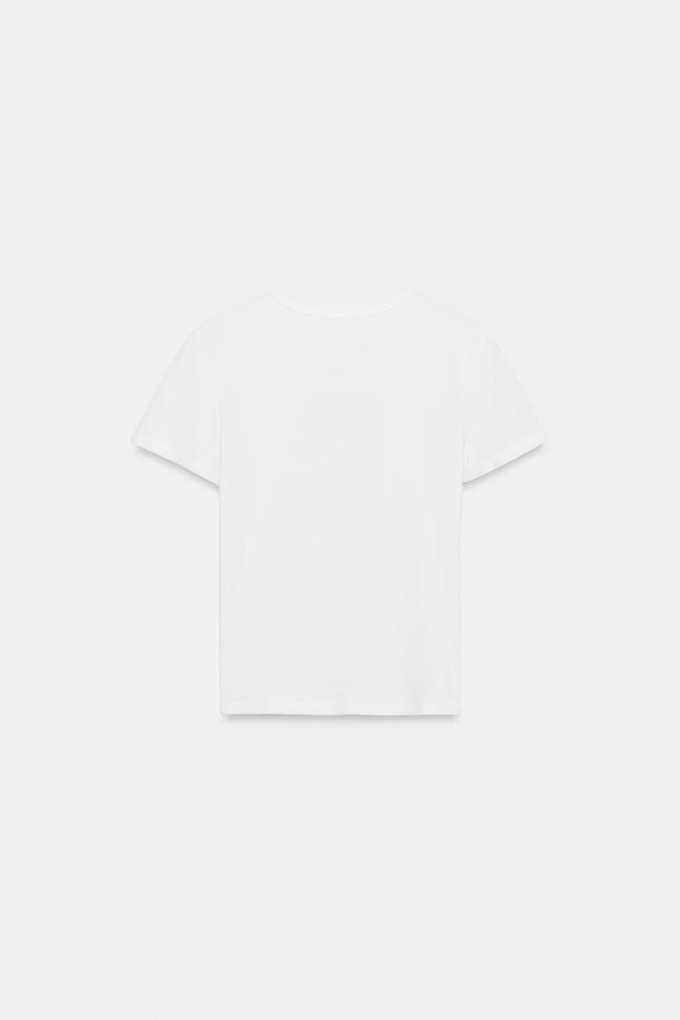 T-SHIRT MANCHES COURTES ET INSCRIPTION