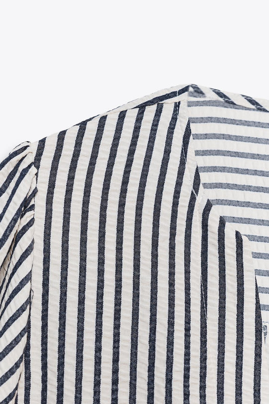 BLOUSE À LACETS AVEC LIN