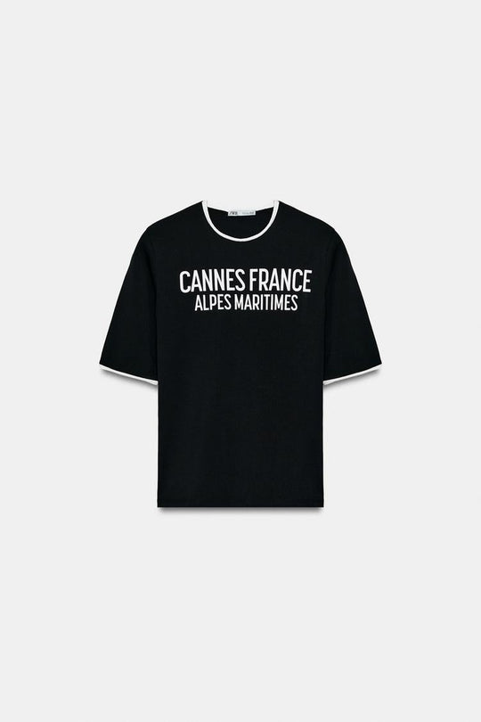T-SHIRT À INSCRIPTION ET LISERES EN CONTRASTE