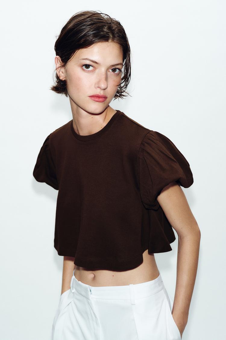 T-SHIRT COURT À MANCHES AMPLES