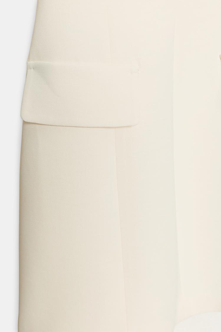 ROBE COURTE À MANCHES BOUFFANTES