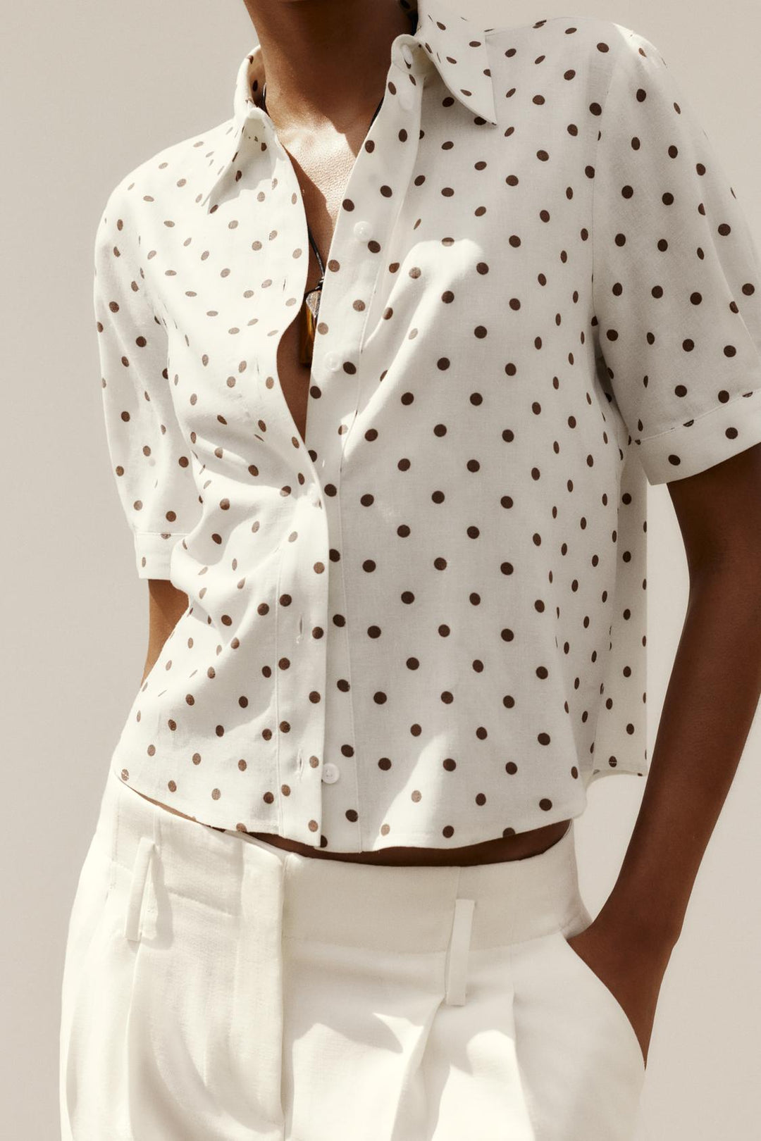 CHEMISE MANCHES COURTES AVEC LACETS EN RAMIE