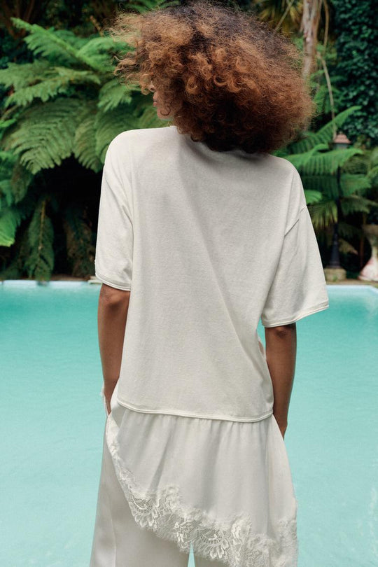 T-SHIRT EN MATIÈRES VARIÉES ET DENTELLE COL TUNISIEN