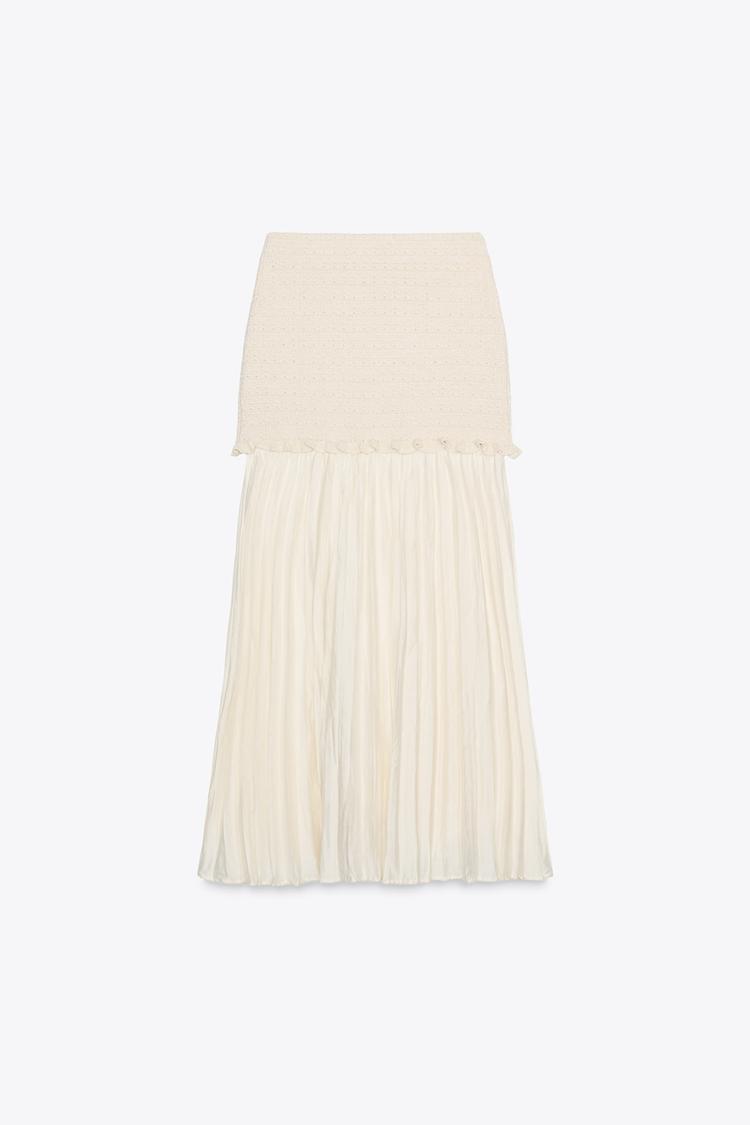 JUPE EN MAILLE EN MATIÈRES VARIÉES