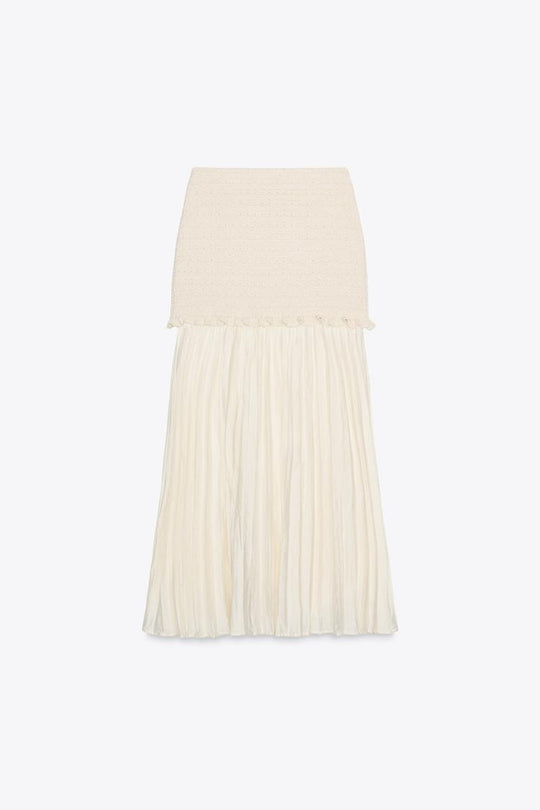 JUPE EN MAILLE EN MATIÈRES VARIÉES