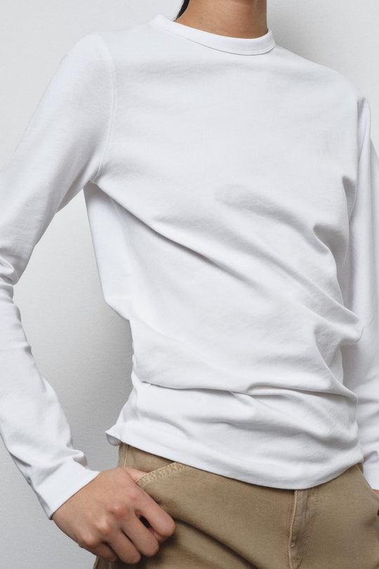 T-SHIRT ASYMÉTRIQUE À MANCHES LONGUES