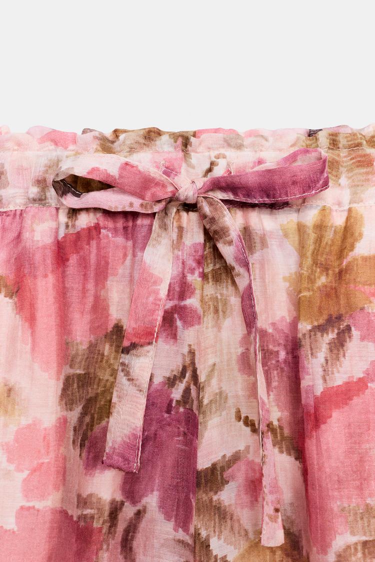 SHORT À IMPRIMÉ FLORAL ET DENTELLE