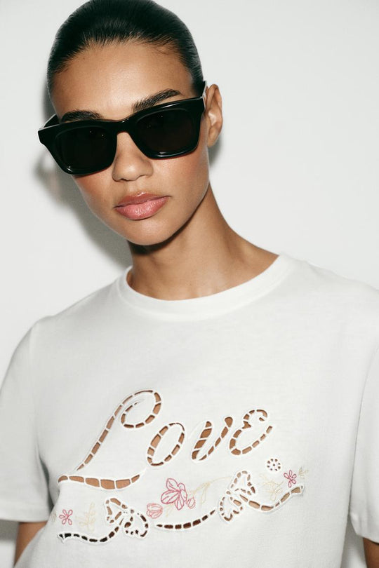 T-SHIRT BRODERIES ET INSCRIPTION