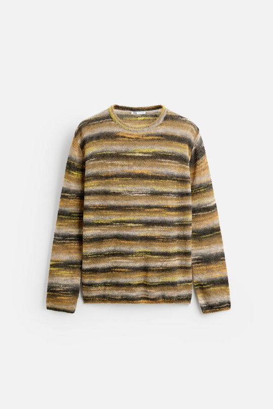 Pull à rayures irrégulières