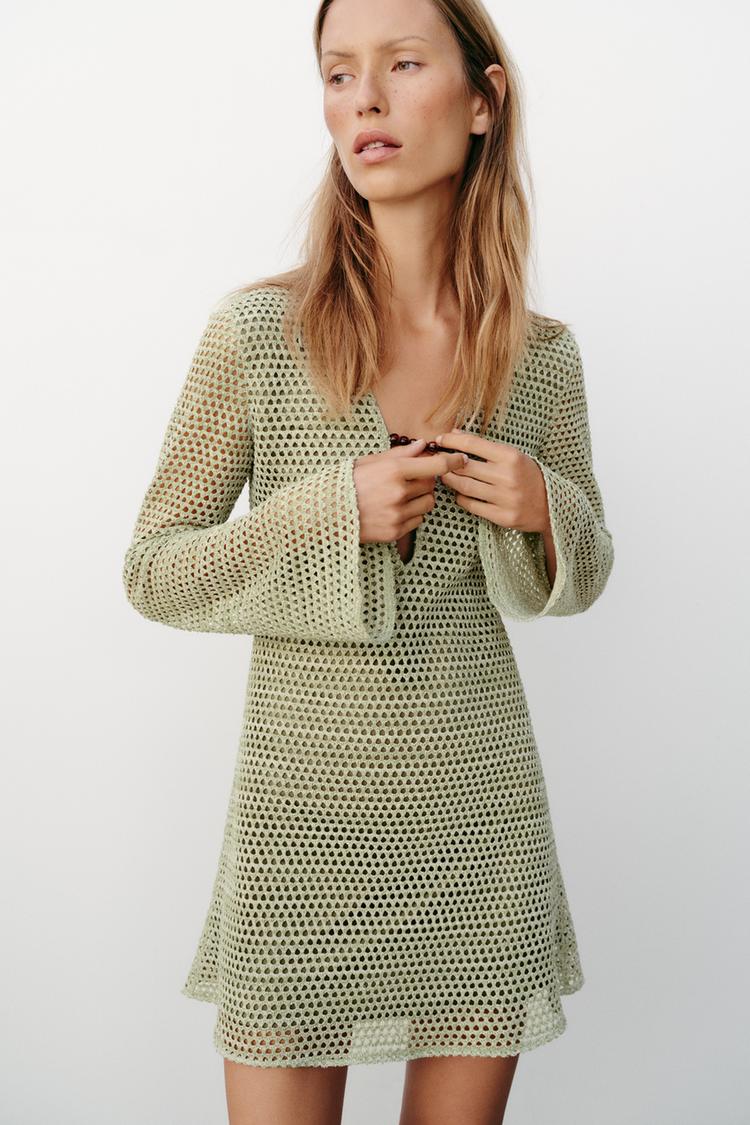 ROBE COURTE EN CROCHET ET FANTAISIE