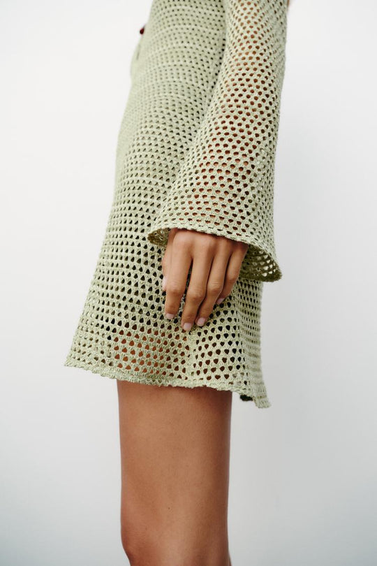 ROBE COURTE EN CROCHET ET FANTAISIE