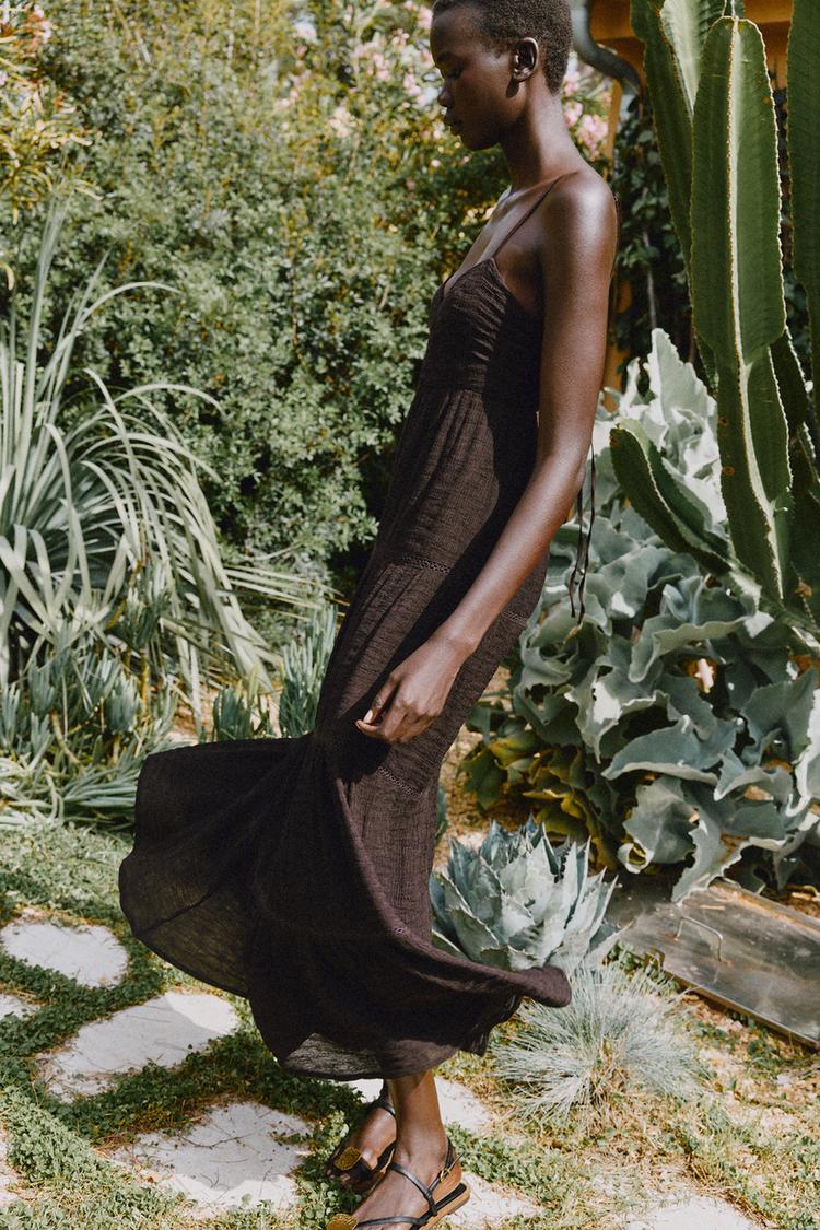 ROBE LONGUE À BRETELLES