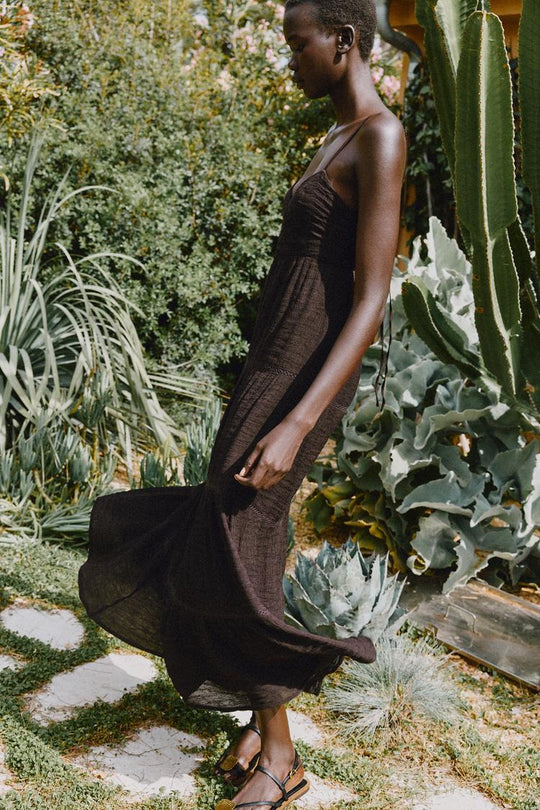 ROBE LONGUE À BRETELLES