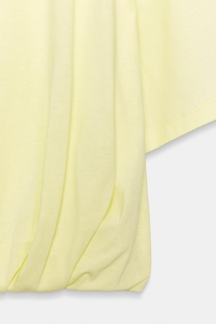 T-SHIRT COURT BOUFFANT