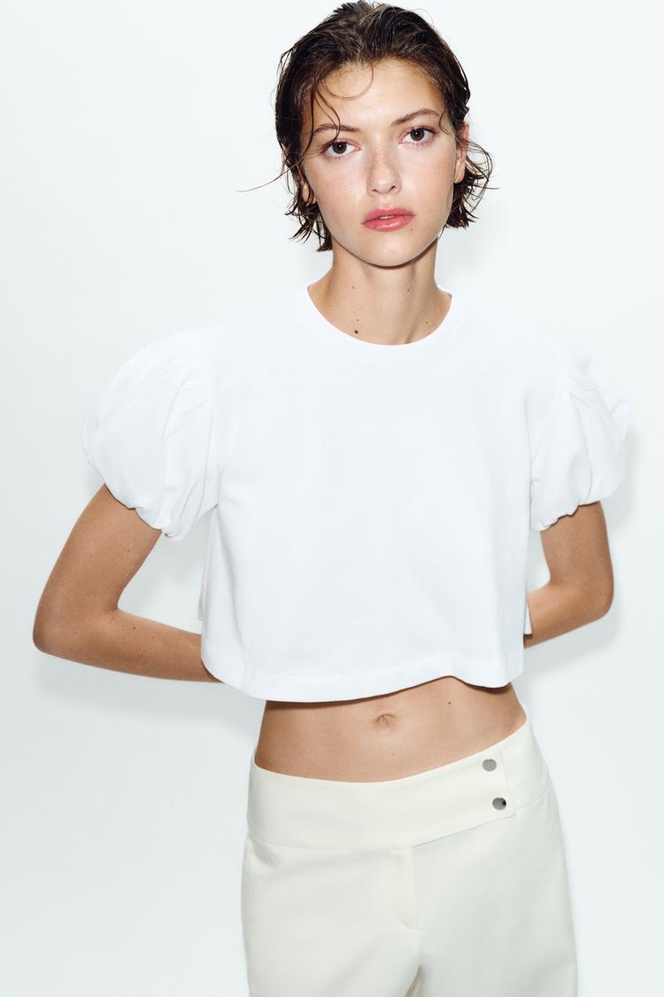 T-SHIRT COURT À MANCHES AMPLES