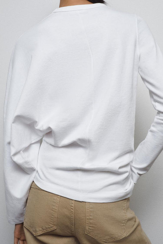 T-SHIRT ASYMÉTRIQUE À MANCHES LONGUES