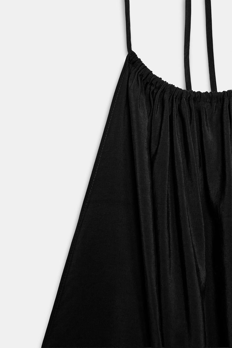 ROBE FLUIDE À ENCOLURE AMÉRICAINE
