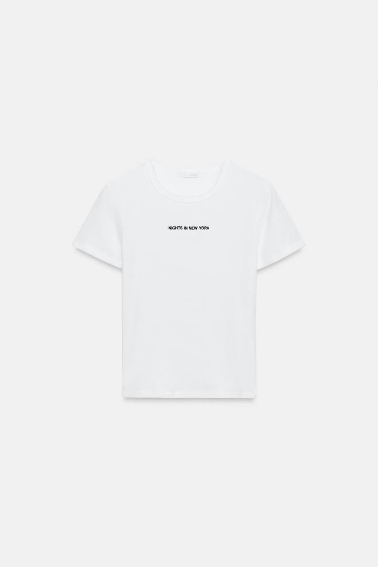 T-SHIRT MANCHES COURTES ET INSCRIPTION