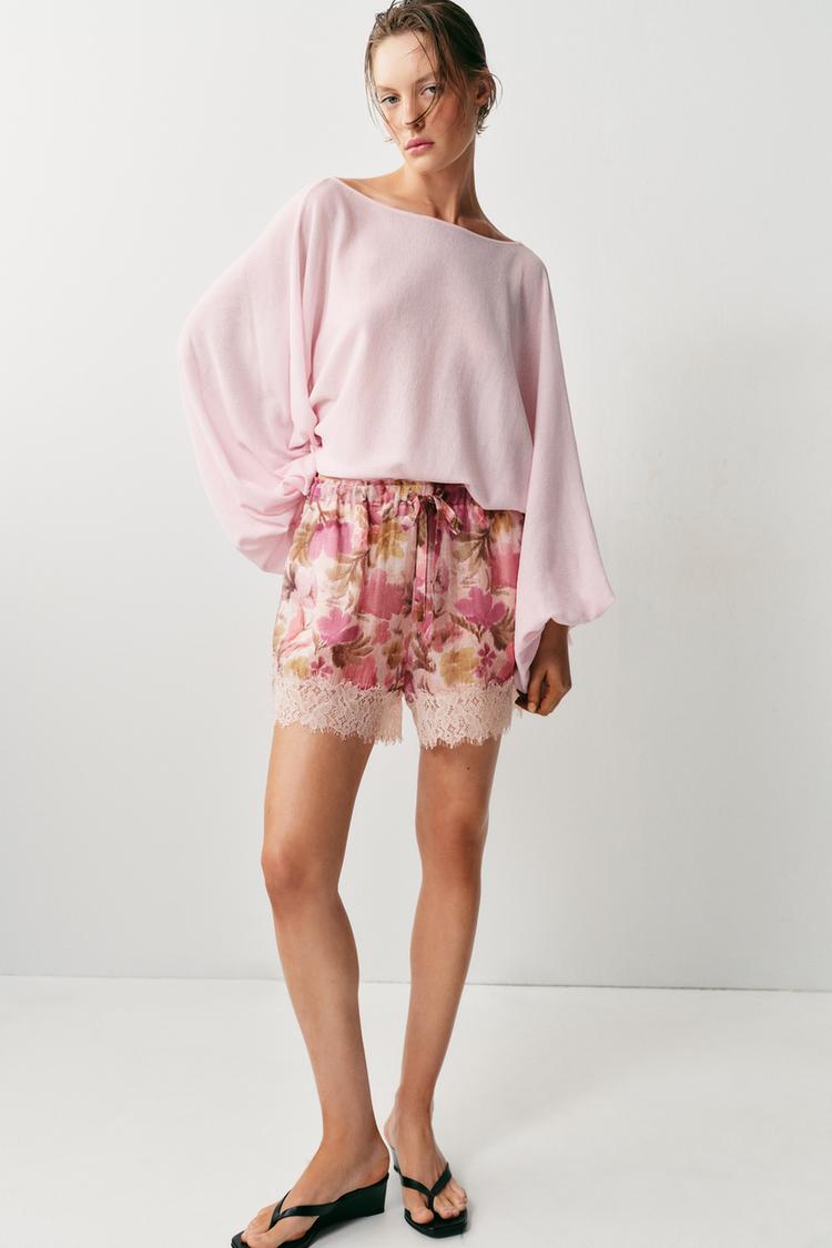 SHORT À IMPRIMÉ FLORAL ET DENTELLE