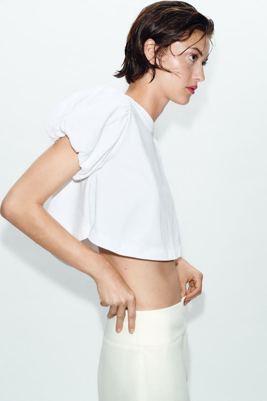 T-SHIRT COURT À MANCHES AMPLES