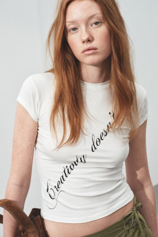 T-SHIRT À INSCRIPTION SUR LE DEVANT
