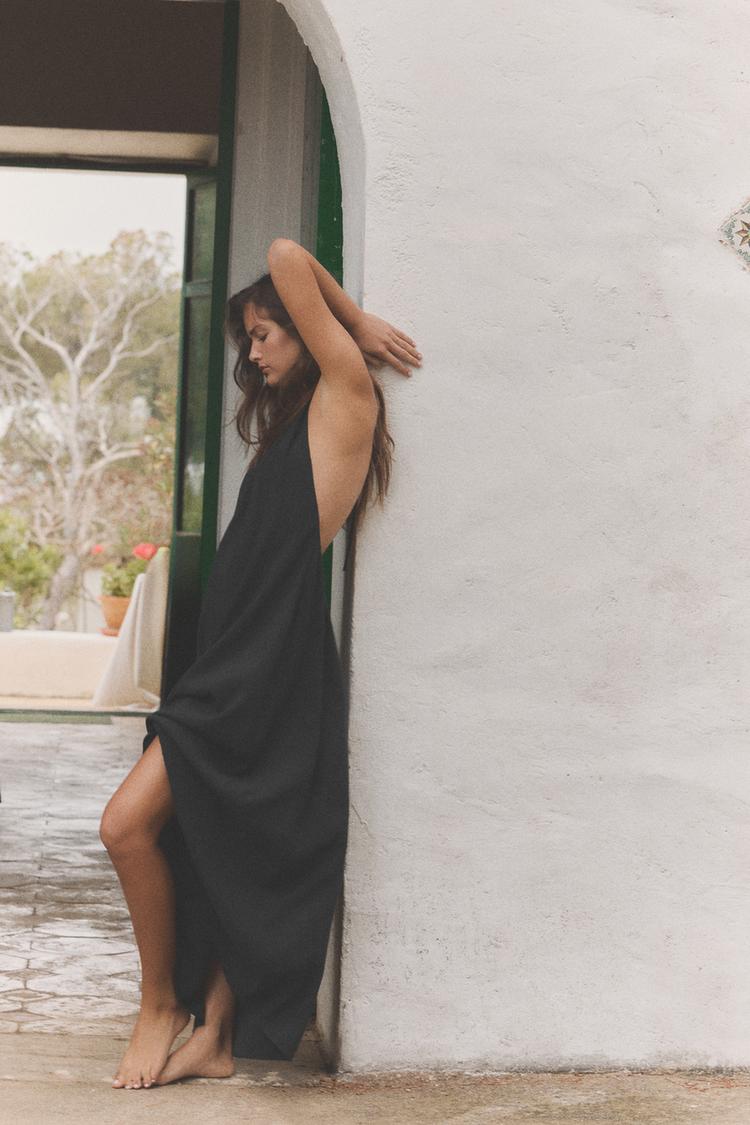 ROBE FLUIDE À ENCOLURE AMÉRICAINE