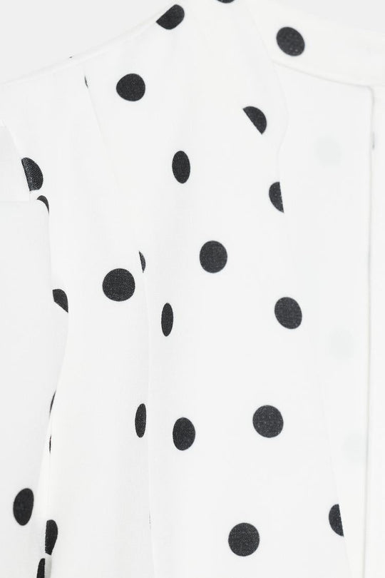 ROBE COURTE À MANCHES BOUFFANTES