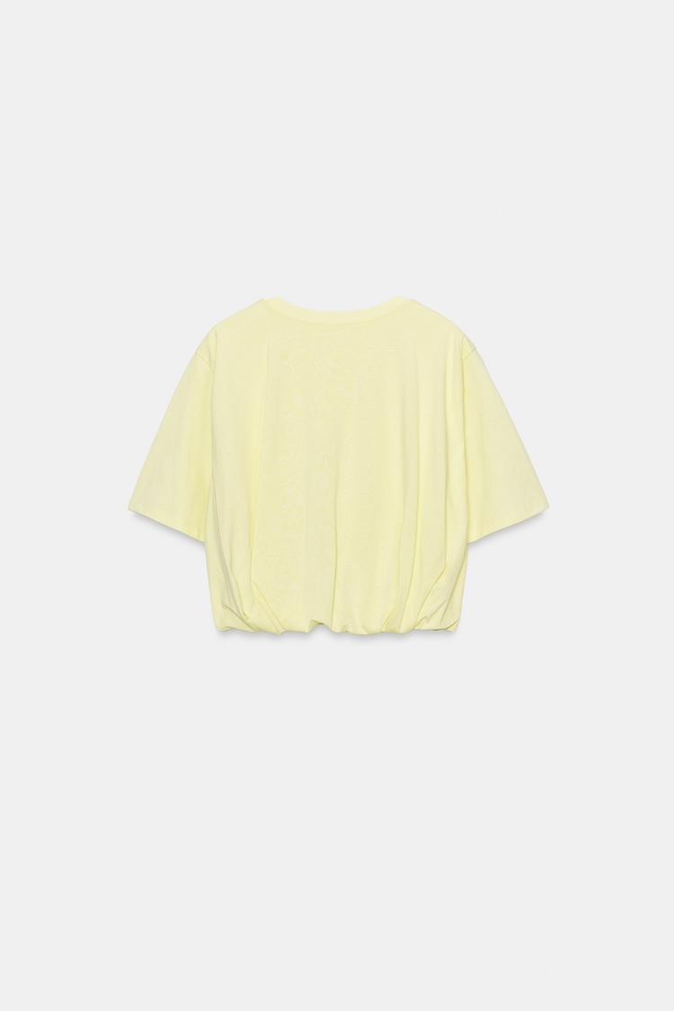 T-SHIRT COURT BOUFFANT