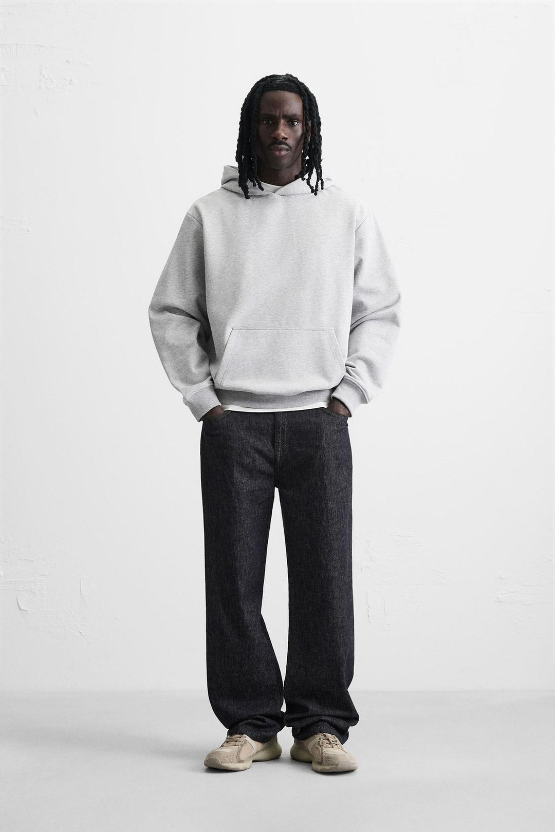 SWEAT À CAPUCHE BASIQUE