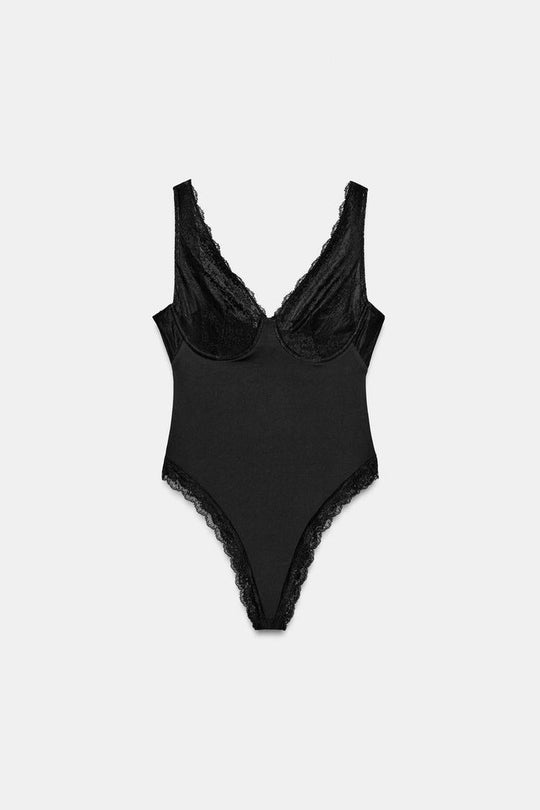 BODY AVEC DENTELLE