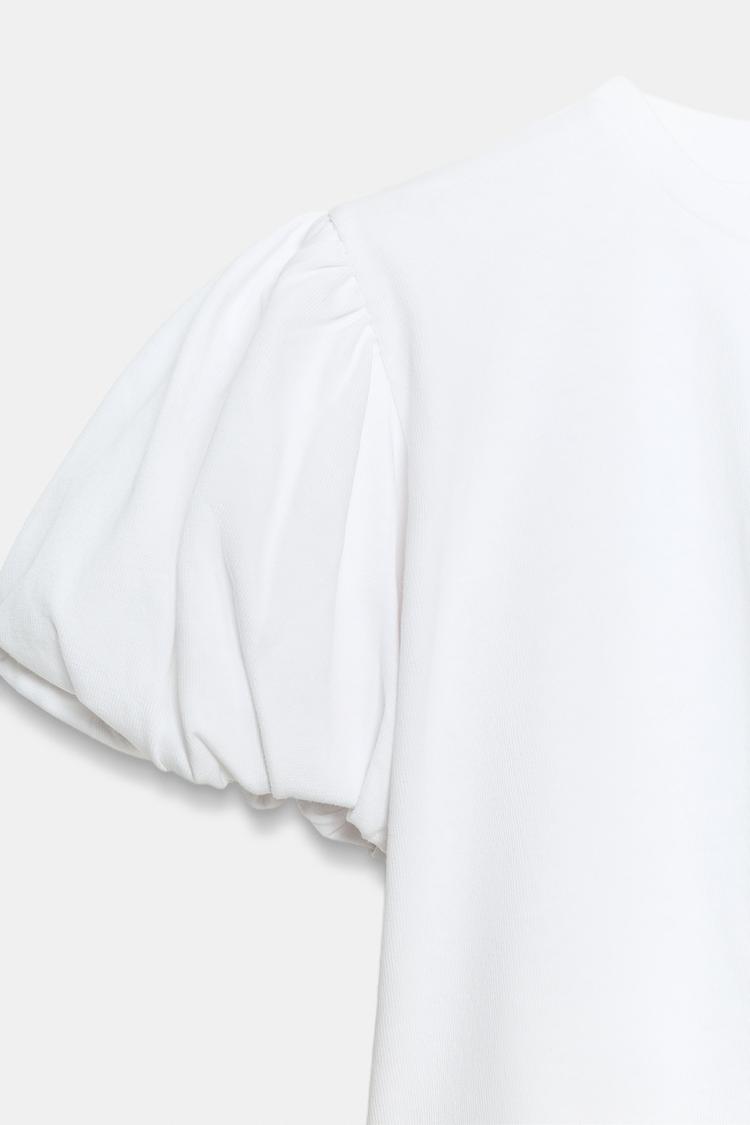 T-SHIRT COURT À MANCHES AMPLES