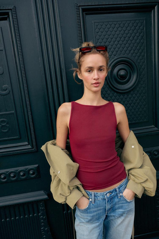 T-SHIRT MINIMAL SANS MANCHES