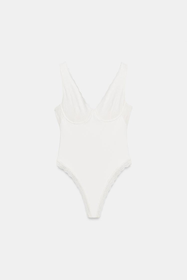BODY AVEC DENTELLE