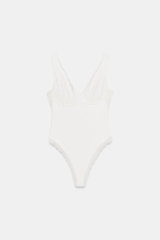 BODY AVEC DENTELLE