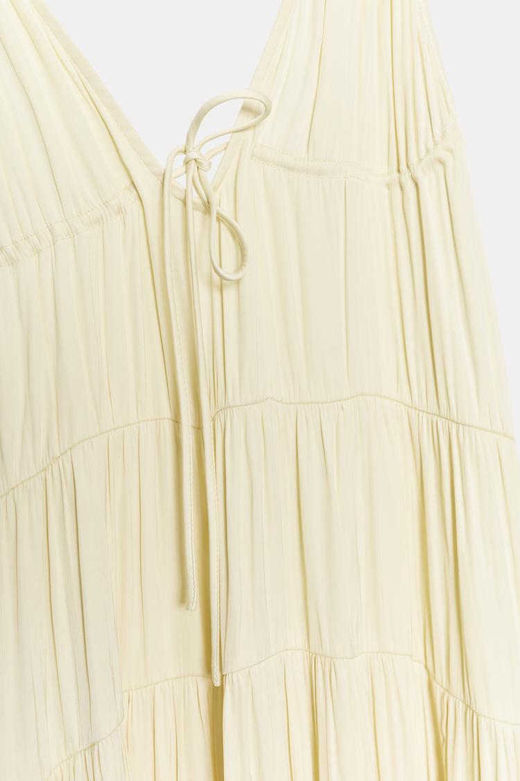 ROBE LONGUE SATINÉE À PLIS