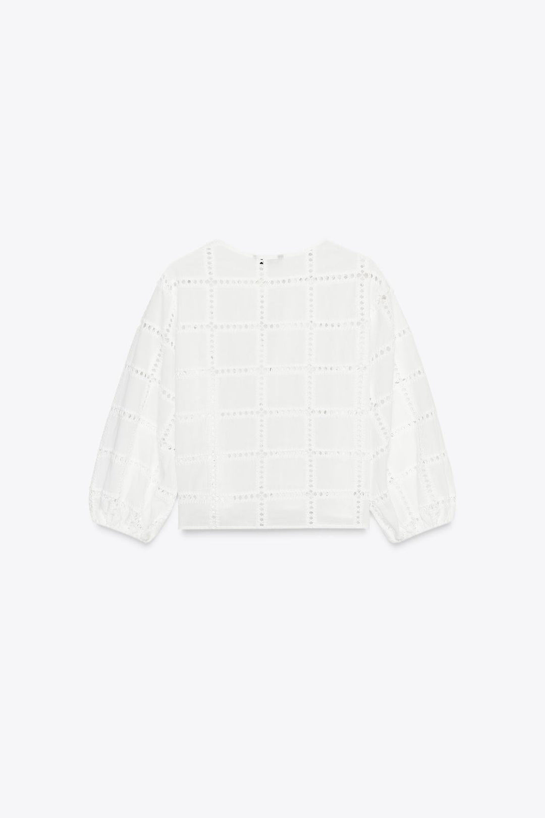 BLOUSE COURTE BRODÉE ET PERFORÉE