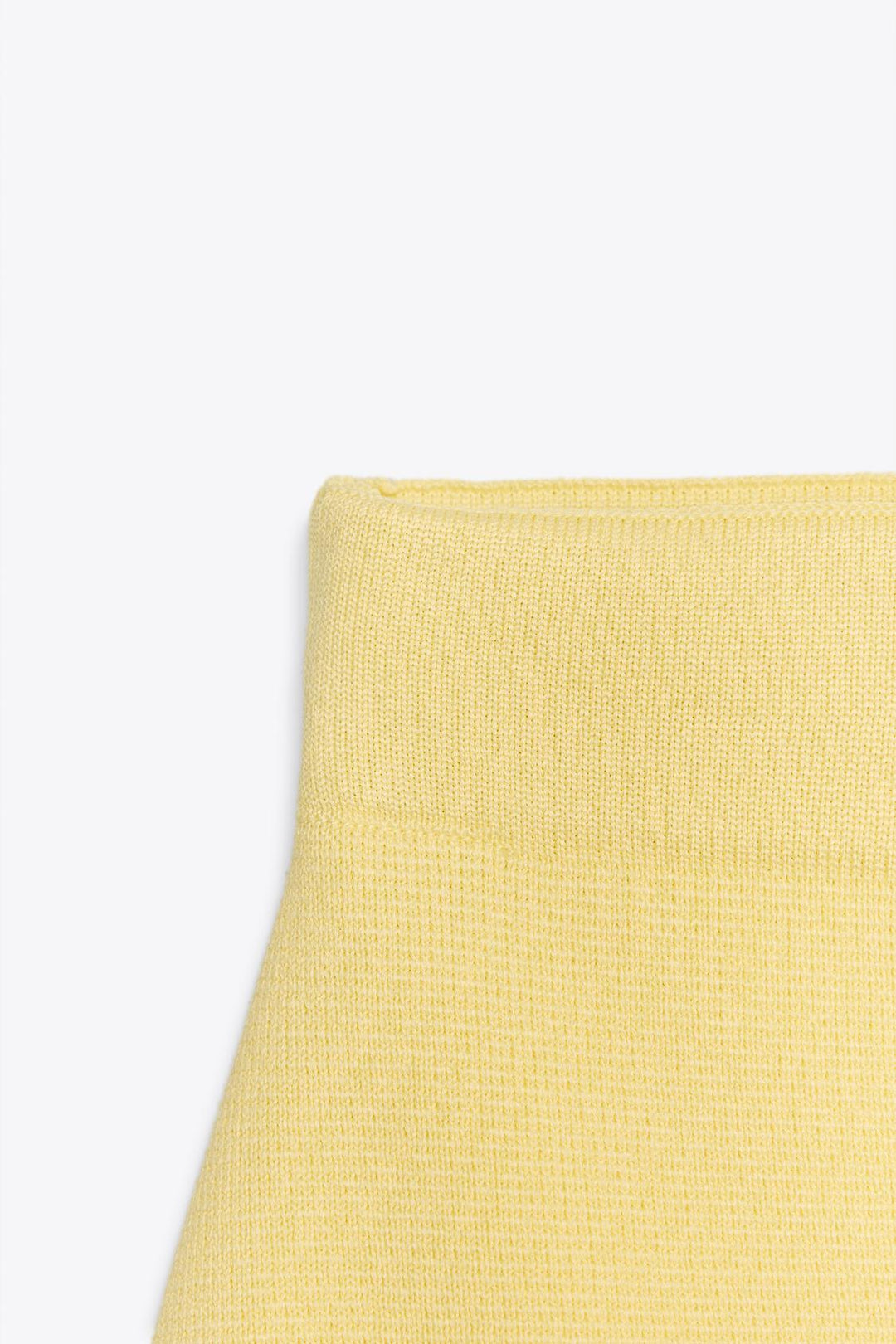 MINI JUPE EN MAILLE