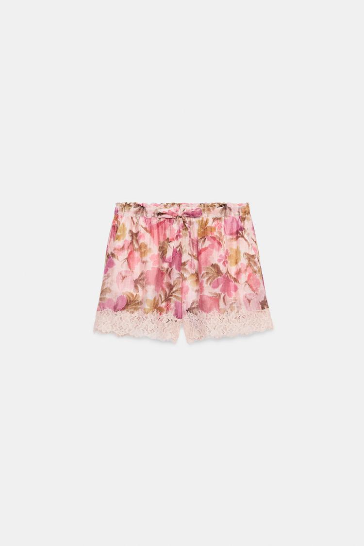 SHORT À IMPRIMÉ FLORAL ET DENTELLE
