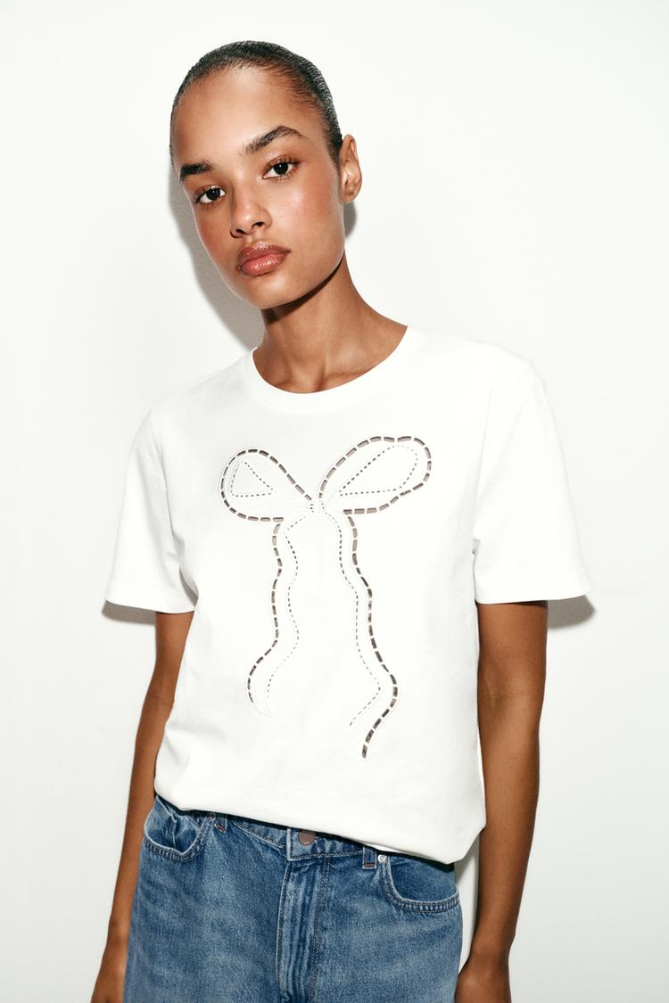 T-SHIRT À NŒUD SUR L'AVANT