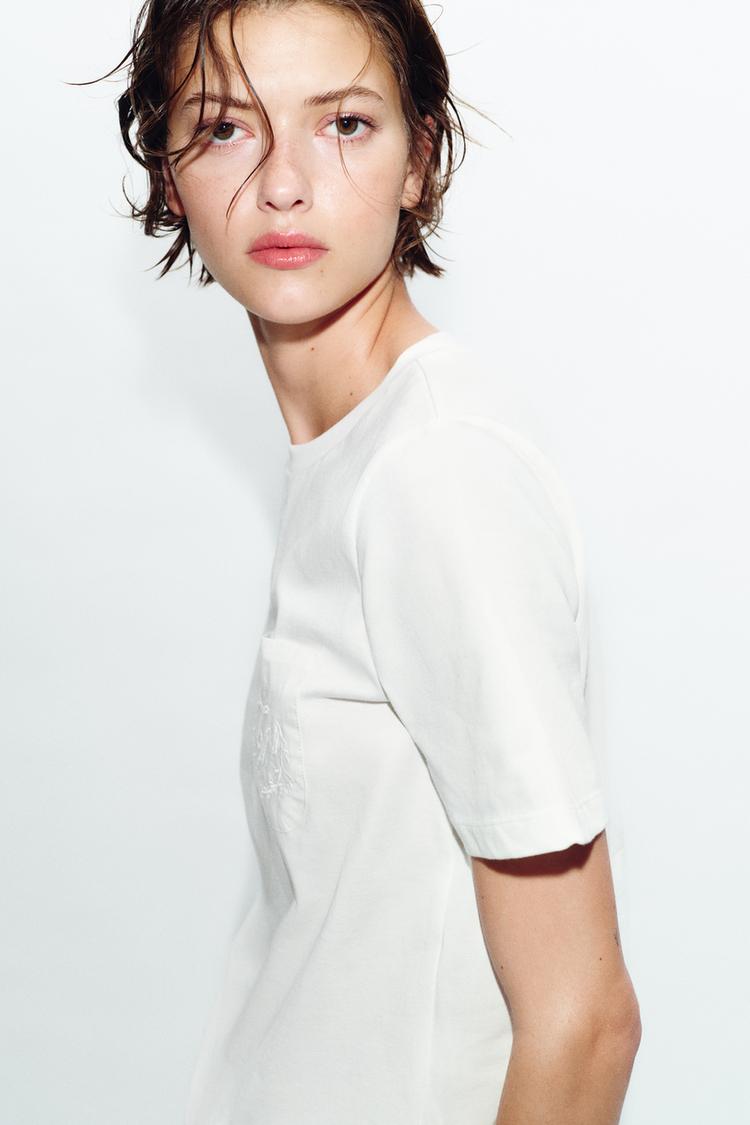 T-SHIRT POCHE BRODÉE