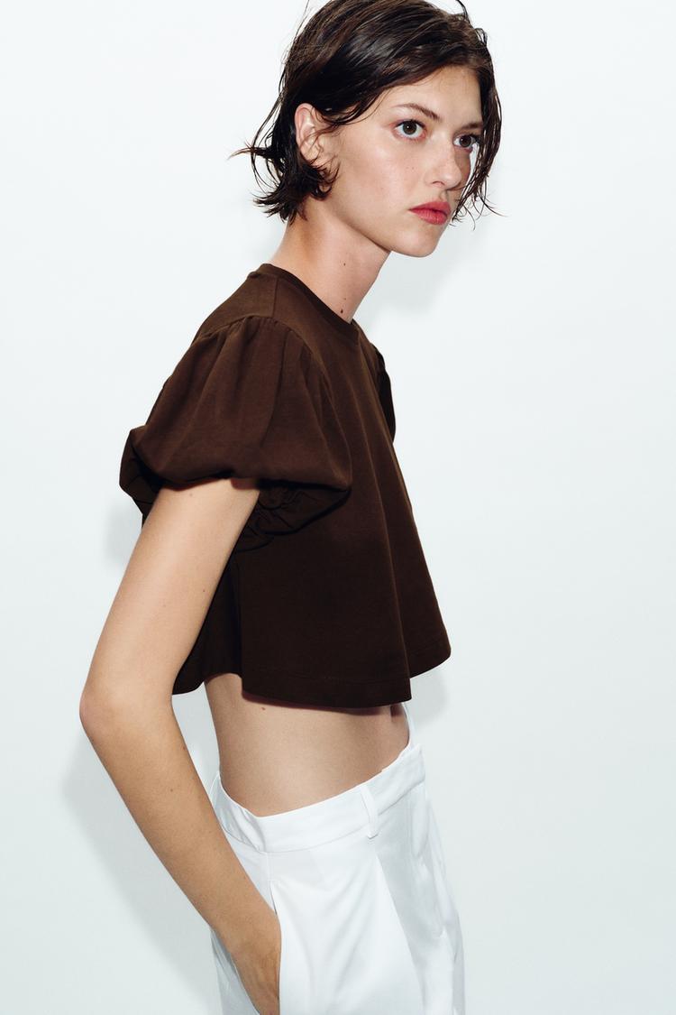 T-SHIRT COURT À MANCHES AMPLES