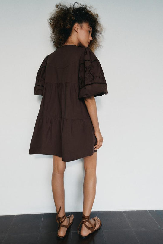 ROBE COURTE EN POPELINE BRODÉE
