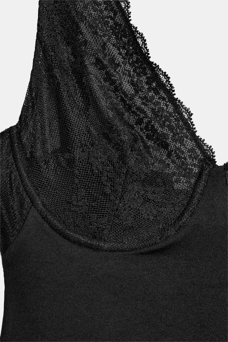 BODY AVEC DENTELLE