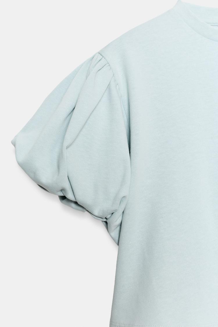 T-SHIRT COURT À MANCHES AMPLES