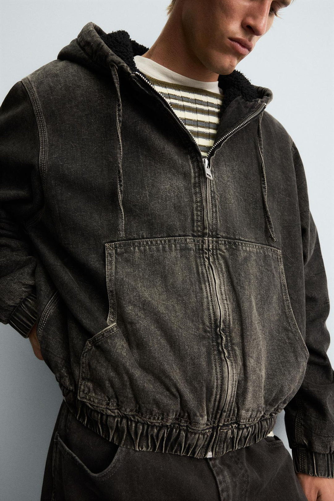 VESTE DÉLAVÉE À CAPUCHE