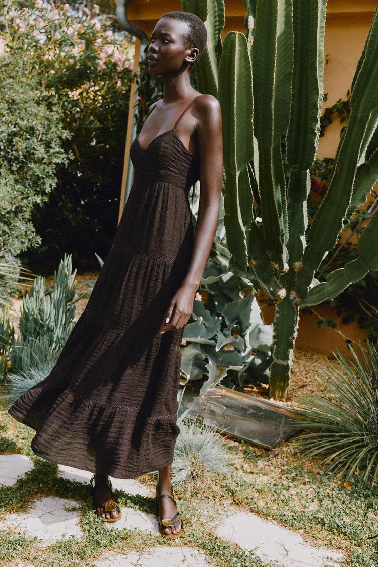 ROBE LONGUE À BRETELLES