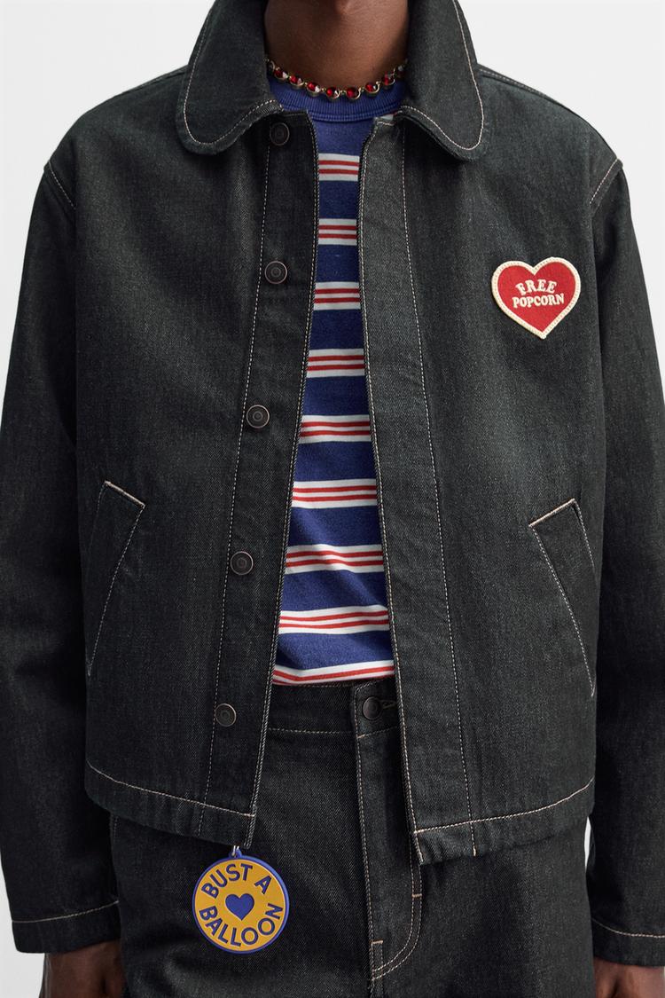 Blouson cropped en denim x Harry Lambert
