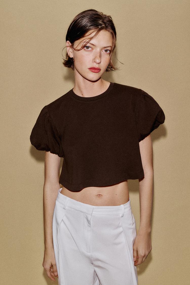 T-SHIRT COURT À MANCHES AMPLES