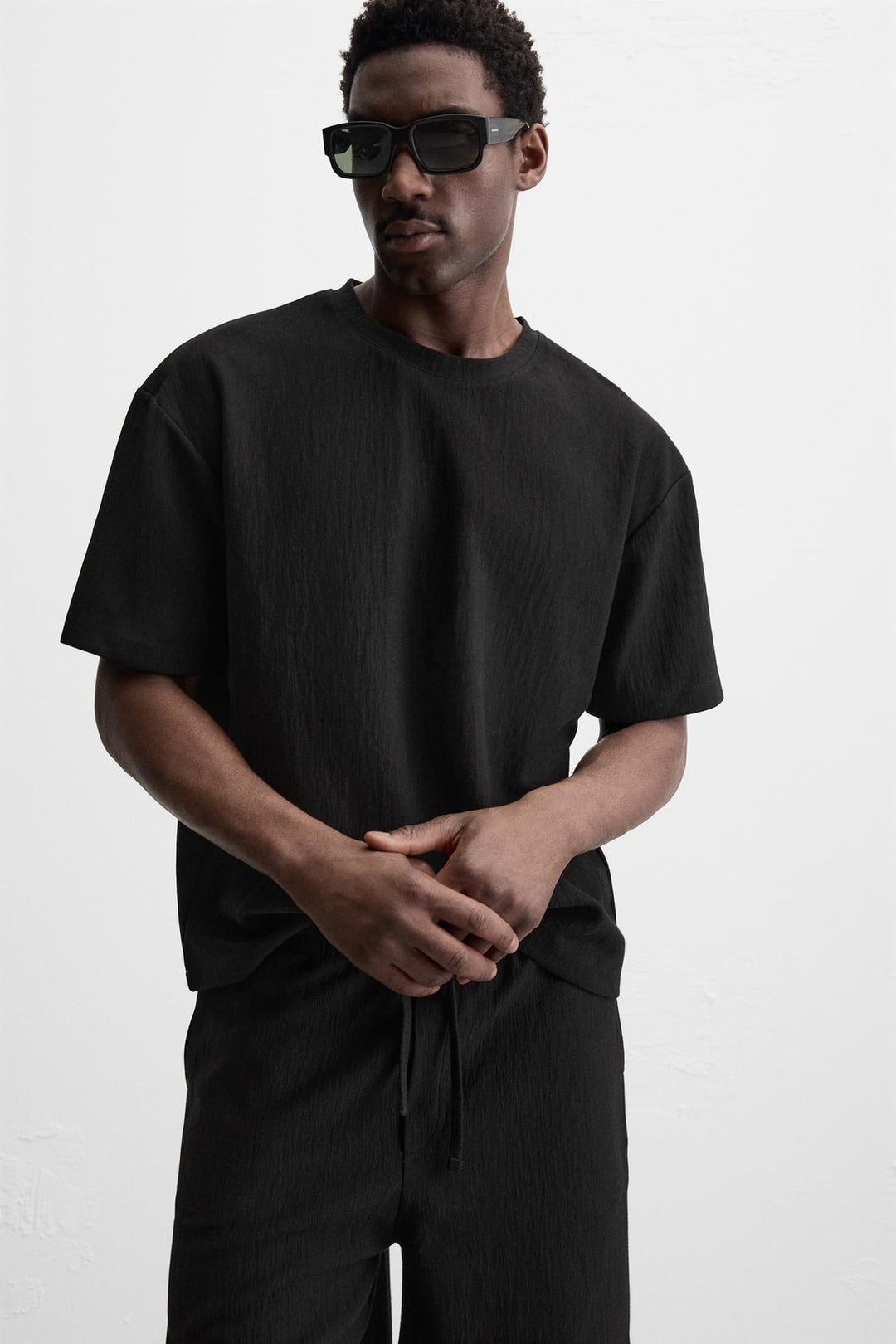 T-SHIRT RELAXED FIT STRUCTURÉ